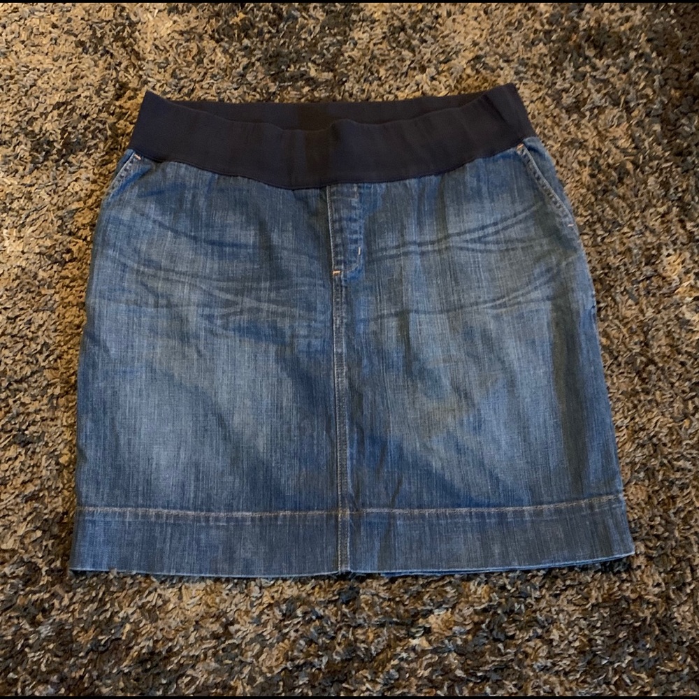 GAP Maternity Denim Skirt side and back pockets